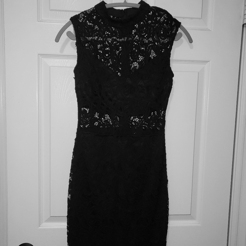 Black lace Windsor dress size small